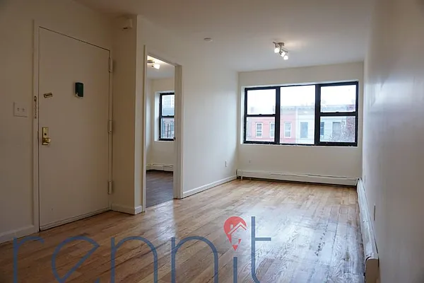 Rented by Rennit Inc. | media 21