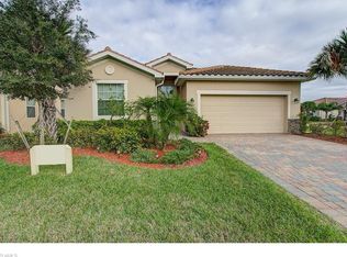 2477 Heydon Cir E, Naples, FL 34120