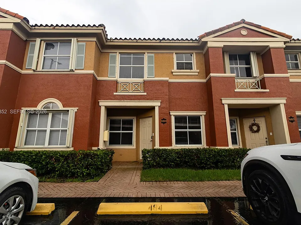 11600 NW 60th Ter #484