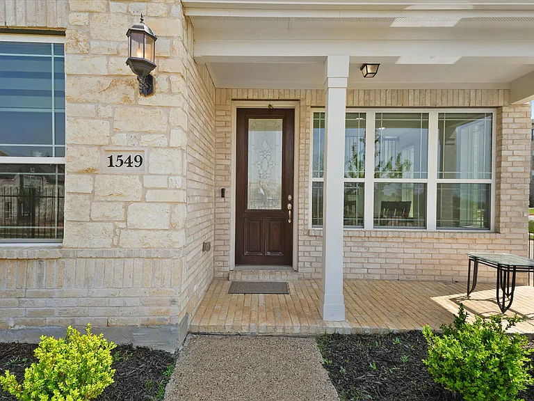 1549 Pirene Aly #1549 — Photo 3