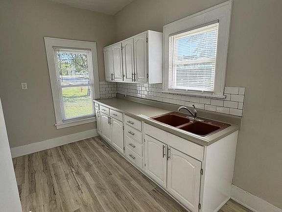 5th image of 880 3rd Ave