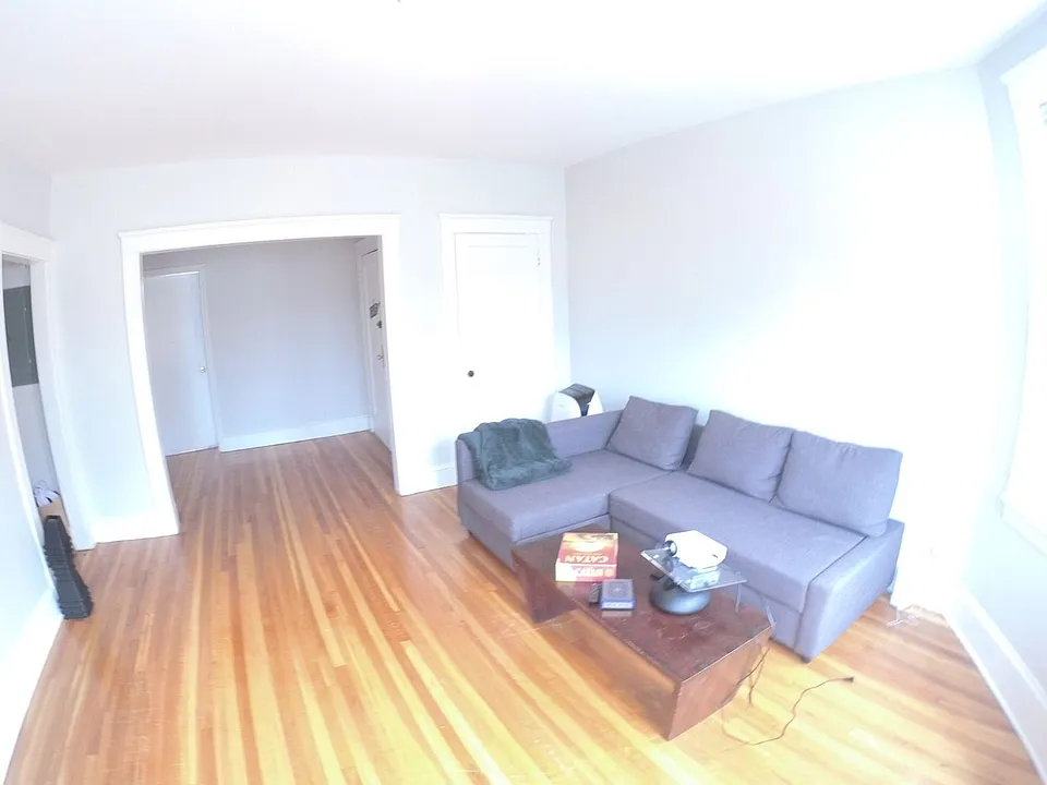 230 Freeman St #6