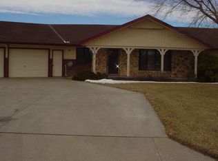 608 Bluestem Ct, North Newton, KS 67117