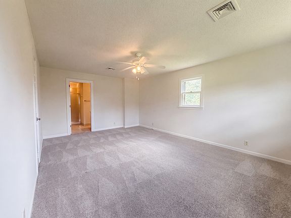 4th image of 1818 Fox Chase Dr