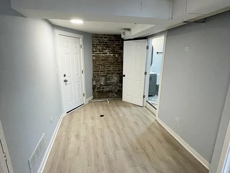 914 N California Ave #1 — Photo 5