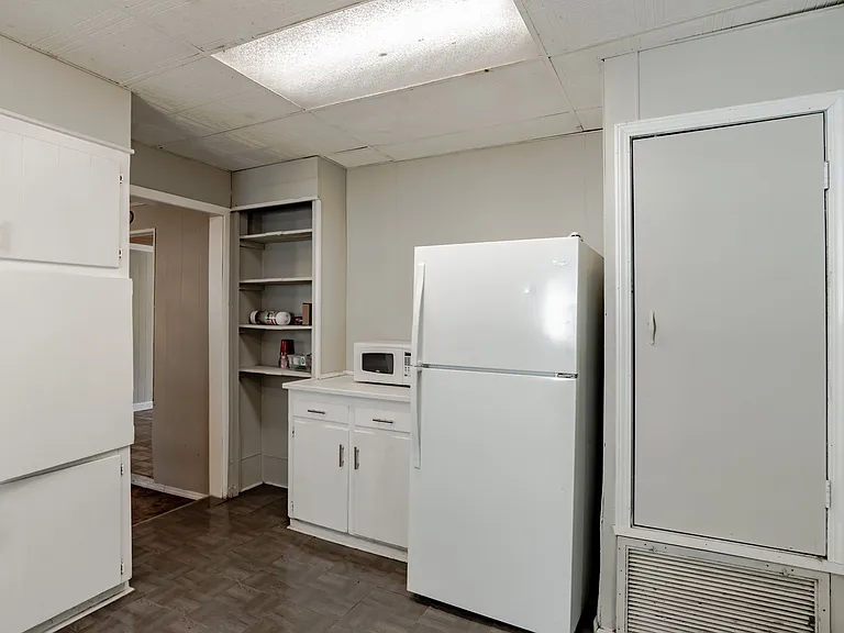 310 Stanley Ave — Photo 18