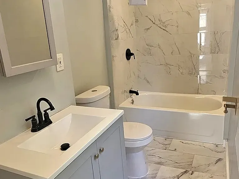 611 Elm St #B — Photo 5