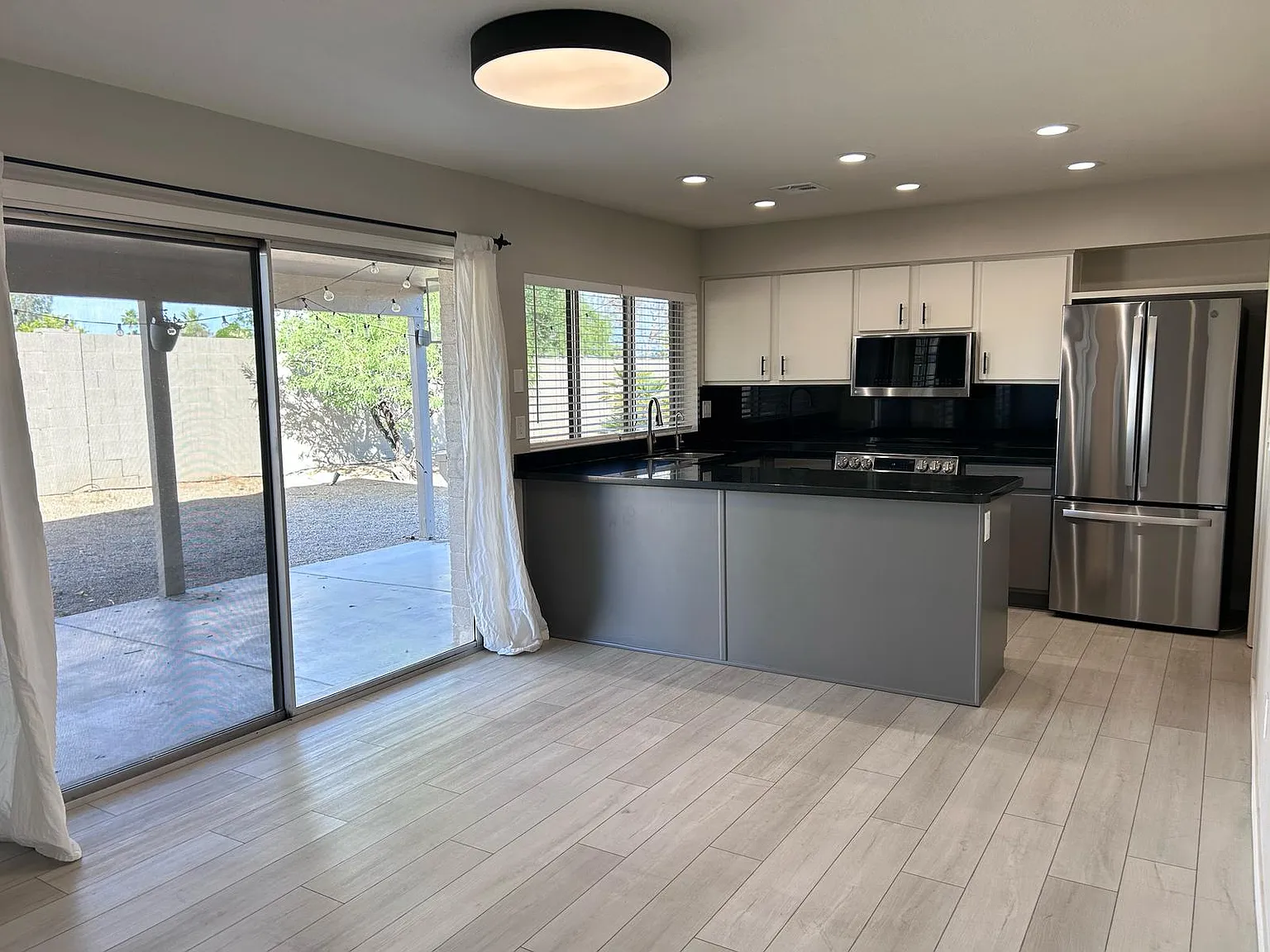 3 bed, 1440 sqft, $2,895 — Photo 2