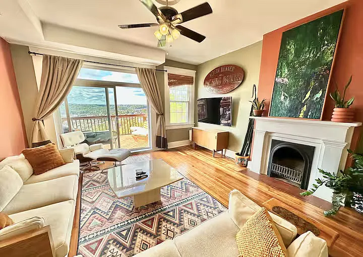 2 bed, $2,700 — Photo 2