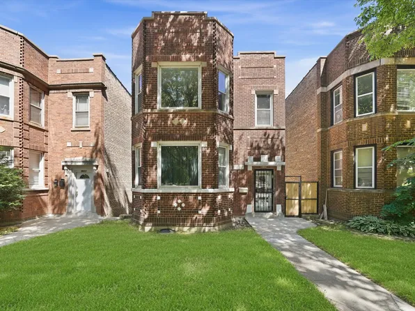 9015 S Muskegon Ave, Chicago, IL 60617