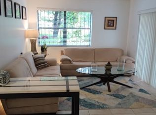 10843 NW 7th St APT 14, Miami, FL 33172