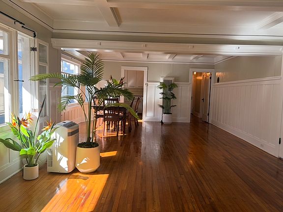 2nd image of 839 E Ocean Blvd