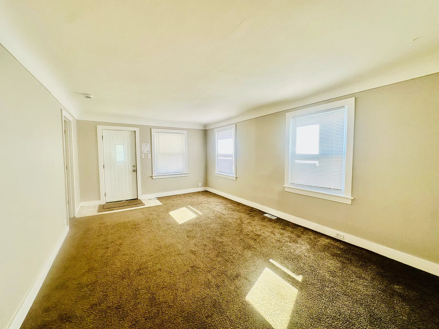 4 bed, 1100 sqft, $1,500 — Photo 4