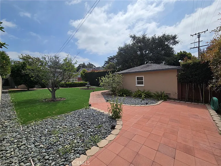 240 Euclid St — Photo 33