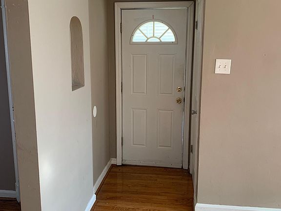3rd image of 2831 Clearview Dr