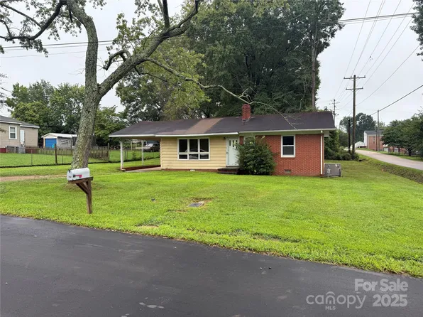 103 W 18th St, Kannapolis, NC 28081