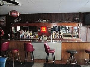 2nd image of 555 S Park Ave