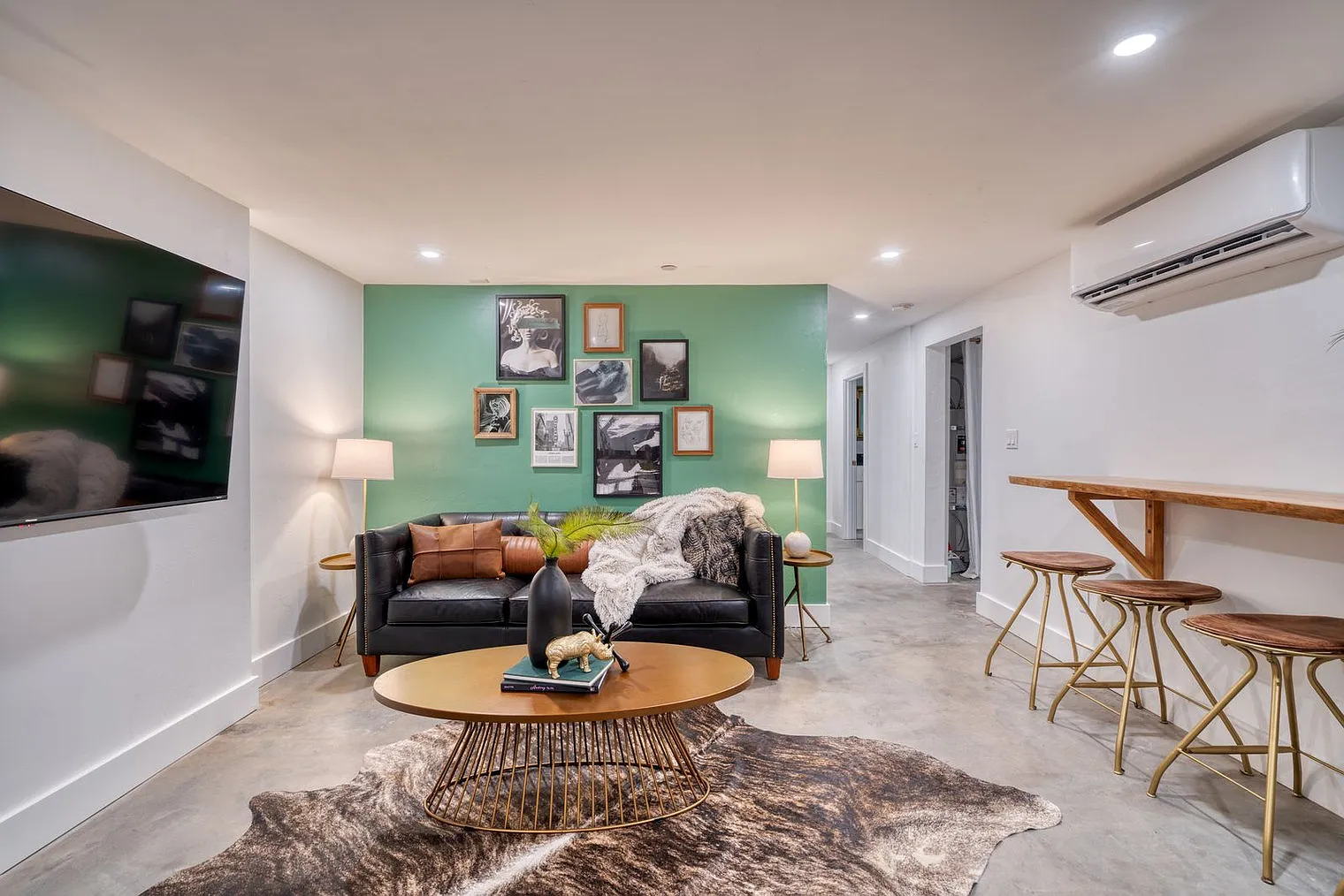 8 bed, 5.0 bath, 4467 sqft, $25,898 — Photo 4