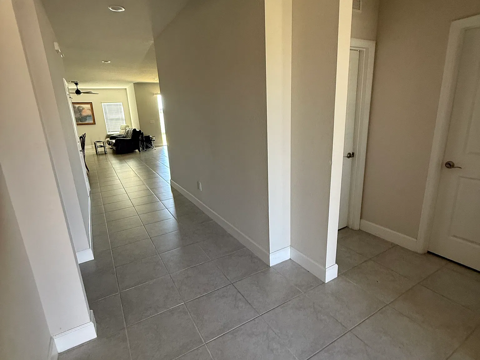 4 bed, 2017 sqft, $3,100 — Photo 2