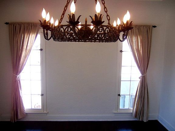 Large dining room_ with _chandelier_