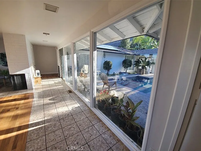 15198 Darnell Dr — Photo 2