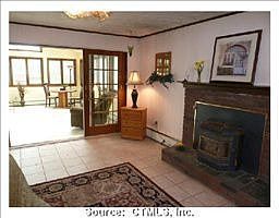4th image of 71 Pheasant Dr