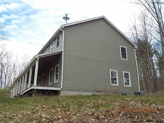 3rd image of 449 Maple Dr