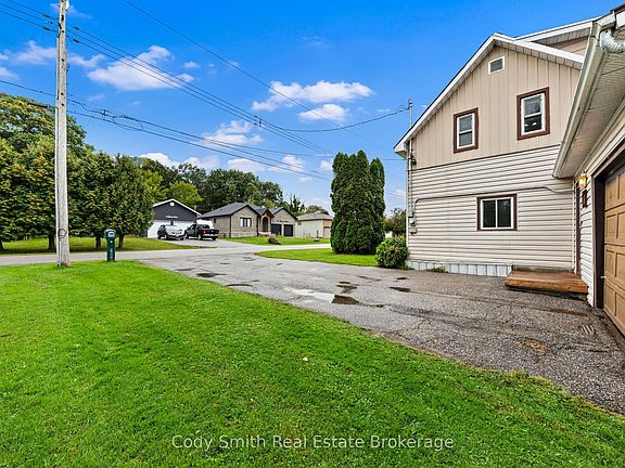 2nd image of 62 Osborne St