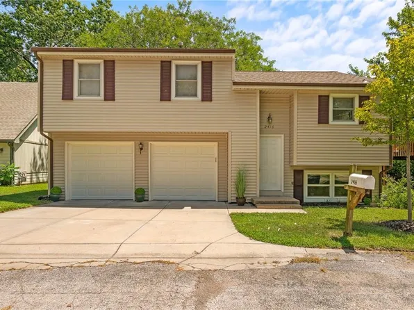 2416 Bryce Ct, Lawrence, KS 66047