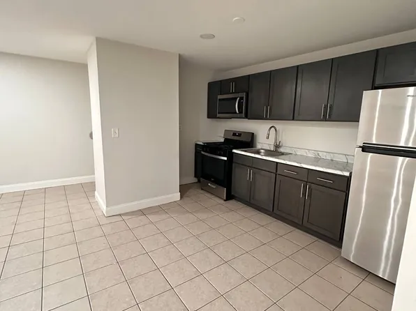 18 Hampton Rd #E5, New Brunswick, NJ 08901