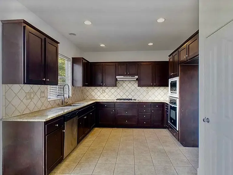 19690 Berrywood Dr — Photo 10