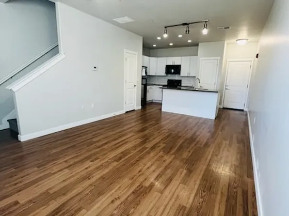 11758 S District Dr Unit 105, South Jordan, UT 84095