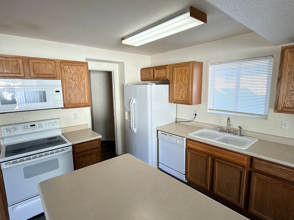 1st image of 5076 Buchanan Dr