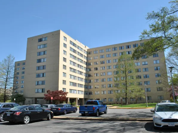 6641 Wakefield Dr APT 205, Alexandria, VA 22307