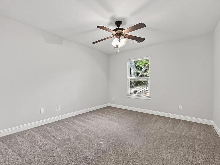 4727 Lake Village Dr — Photo 29