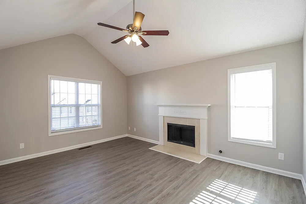 4 bed, 3.0 bath, 1456 sqft, $2,160 — Photo 4