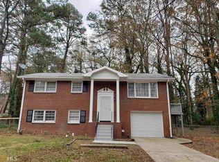 5716 Sandhurst Dr, Forest Park, GA 30297
