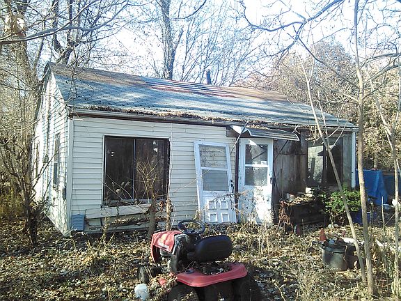 3rd image of 633 Island Ave