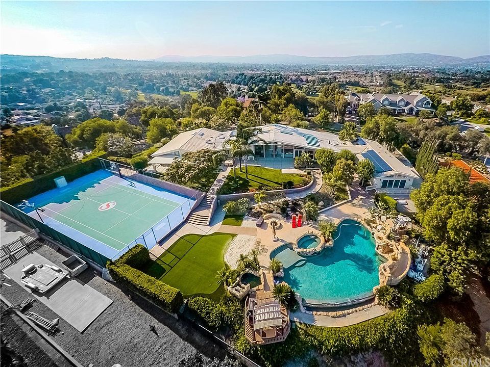 1st image of 2040 Skyline Dr