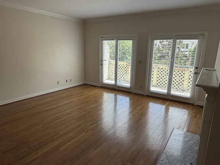 354 Ardsley Pl — Photo 7