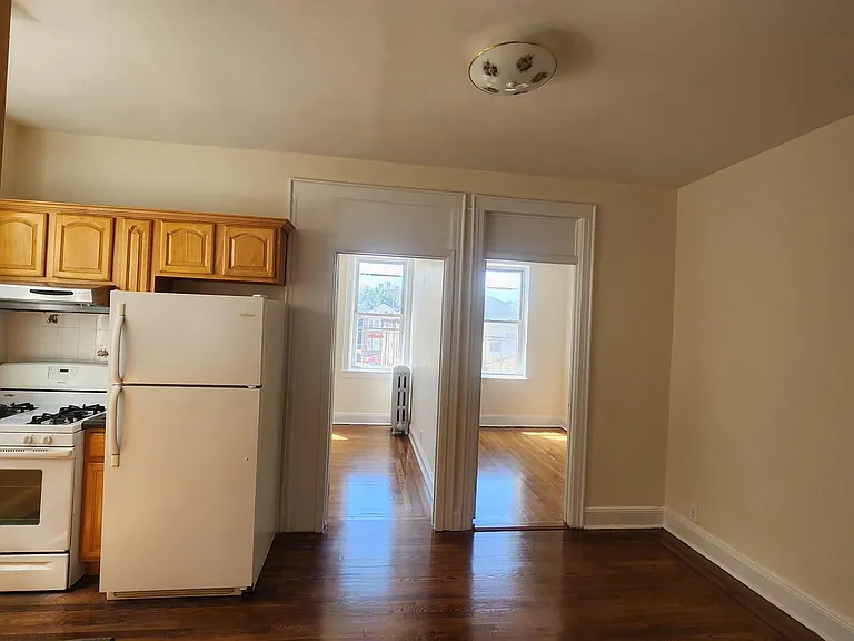 37-28 63rd St #2R — Photo 1