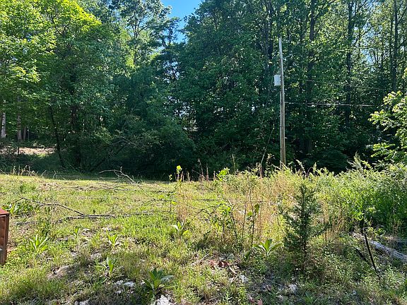 3rd image of 181 S Narrows Rd