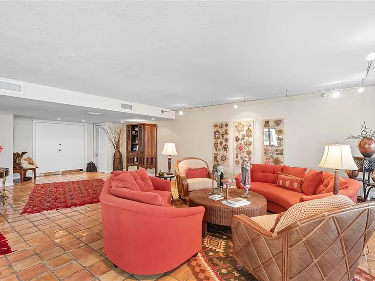 97 Sunset Dr #501 — Photo 9