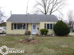 128 Indian Ter, Burlington, IA 52601