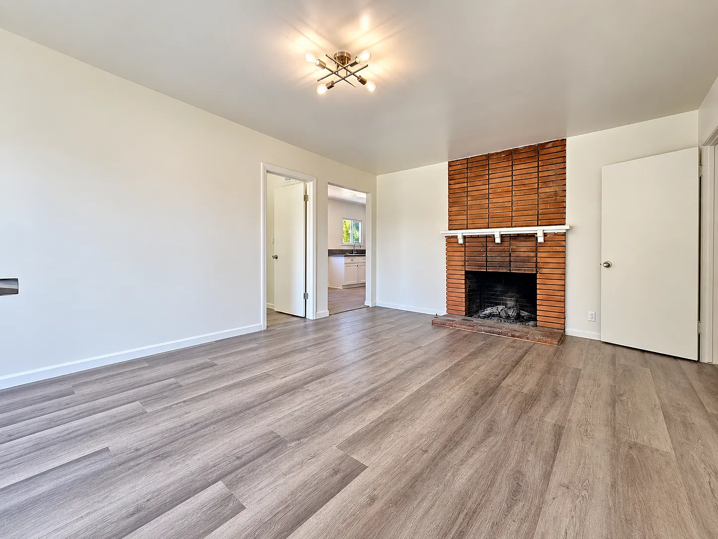 3 bed, 1352 sqft, $2,750 — Photo 4