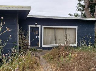 43925 Crispin Rd, Manchester, CA 95459