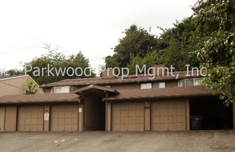 3202 Morrison Rd W