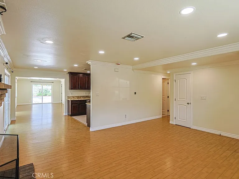 11851 Wisteria Ave — Photo 8