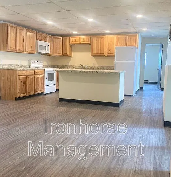 801 W Villard St #29 — Photo 6