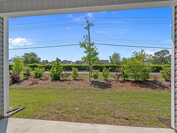 4th image of 319 Sandridgebury Dr #71